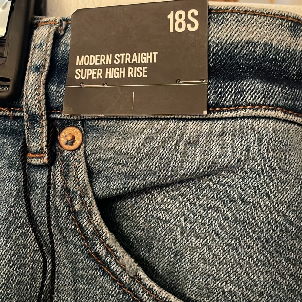 Express 18S Modern Straight Super High Rise‎ Distressed Blue Jeans NWT - Picture 3 of 7